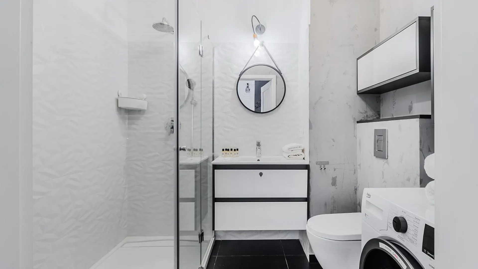Premium Apartments In The Center Of Warsaw With Free Parking & Balcony 0*,  Poland