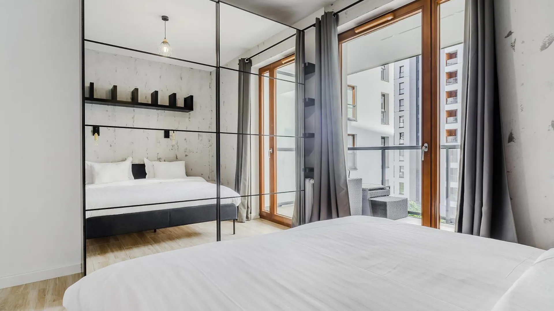 Premium Apartments In The Center Of Warsaw With Free Parking & Balcony