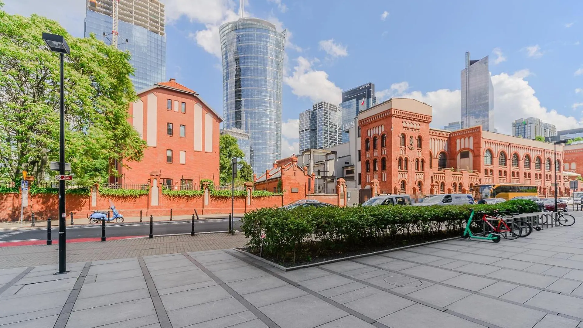 Premium Apartments In The Center Of Warsaw With Free Parking & Balcony