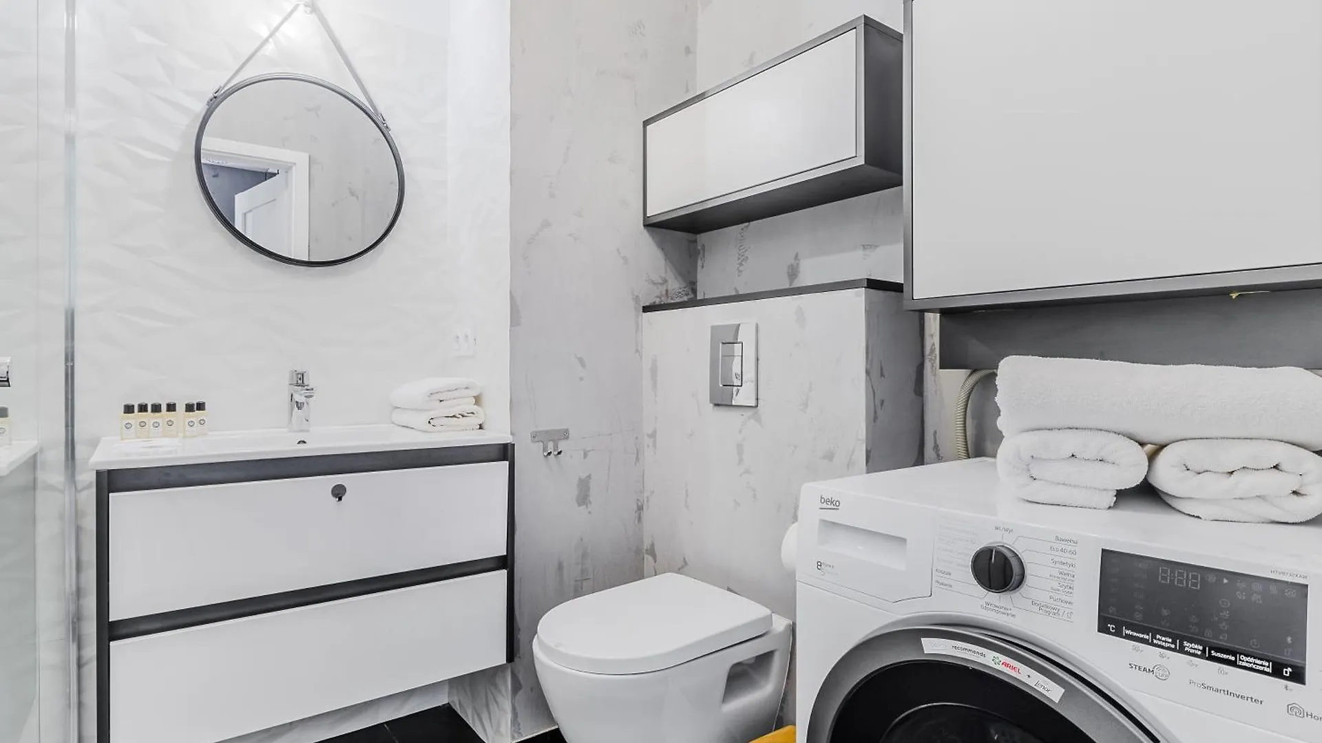 Premium Apartments In The Center Of Warsaw With Free Parking & Balcony Poland