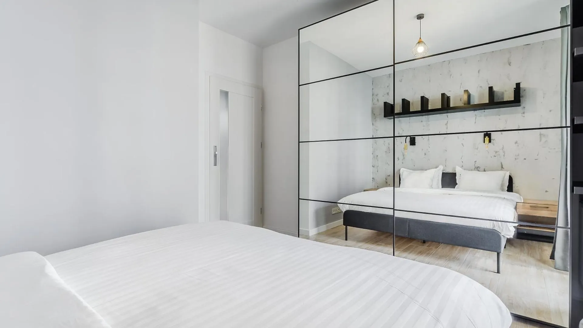 Premium Apartments In The Center Of Warsaw With Free Parking & Balcony